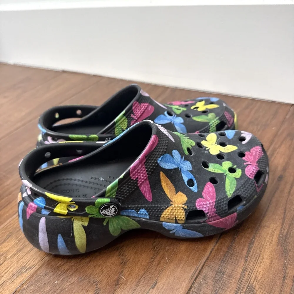 Crocs Classic Platform Butterfly Clog Black Rainbow Womens W7 Novelty RARE Water